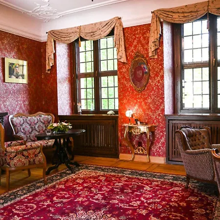 Zamek W Krokowej Apartmanhotel 3*